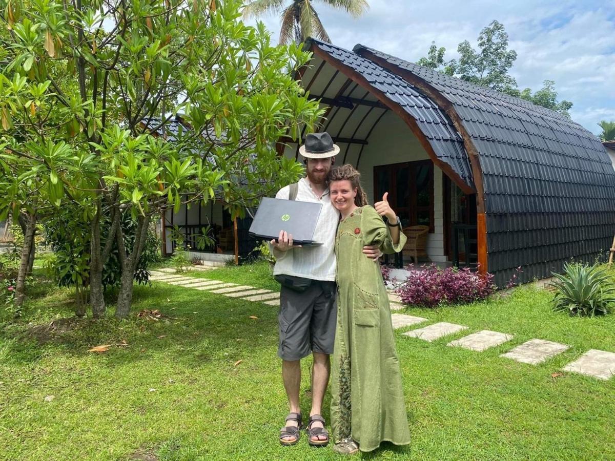 Gino'S Place - Guest House & Jungle Trekking Bukit Lawang Esterno foto