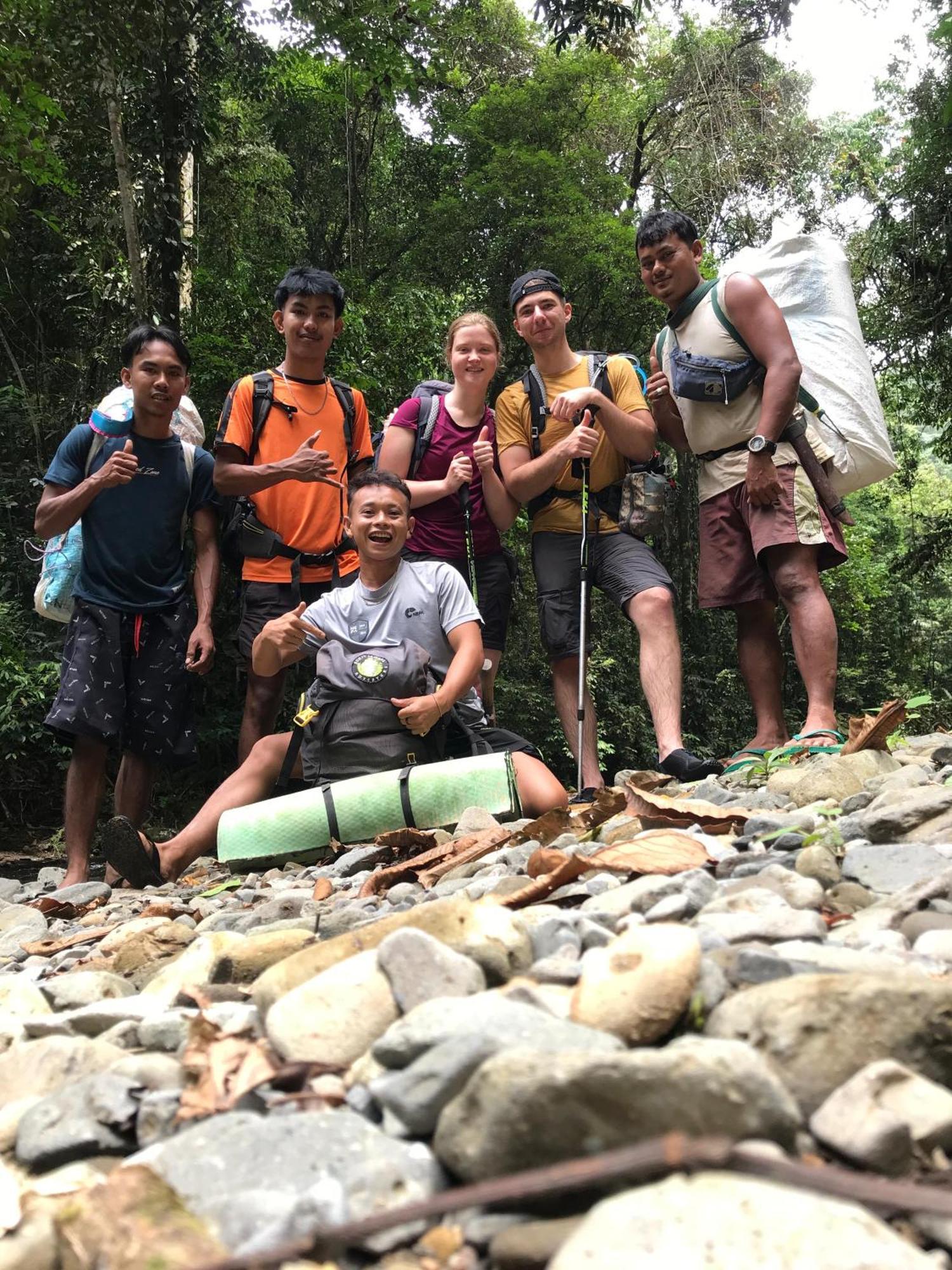 Gino'S Place - Guest House & Jungle Trekking Bukit Lawang Esterno foto